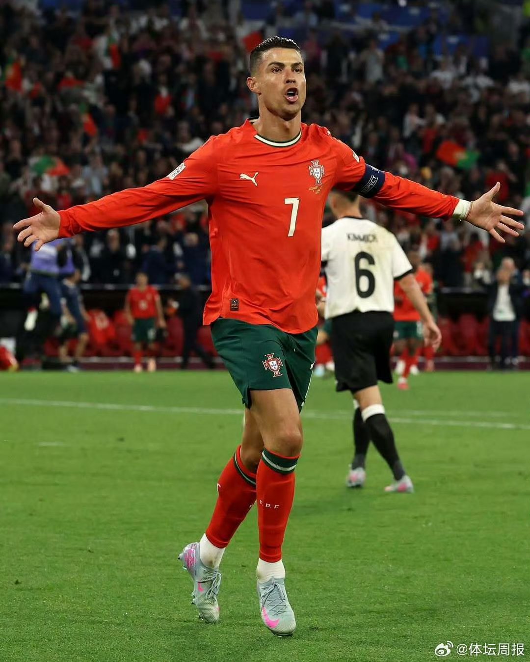 欧洲国家球队争夺荣誉,激烈对抗上演视频